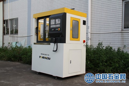 迷你小型五轴加工中心_2018最新机床行业新品动向